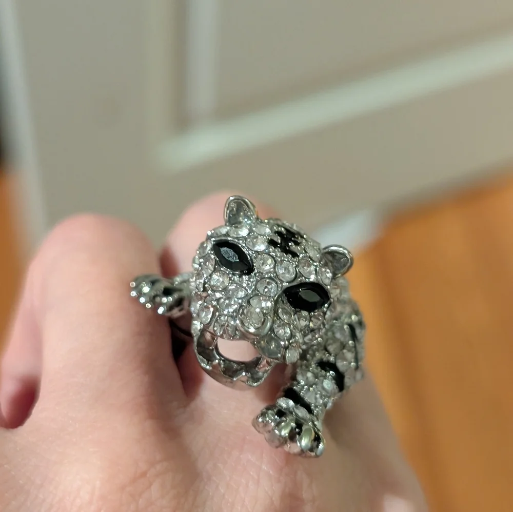 Crystal Jaguar Stretch Ring
